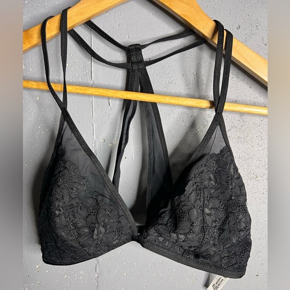 Free People FP Lace Bralette in Size Medium. - Picture 1 of 9
